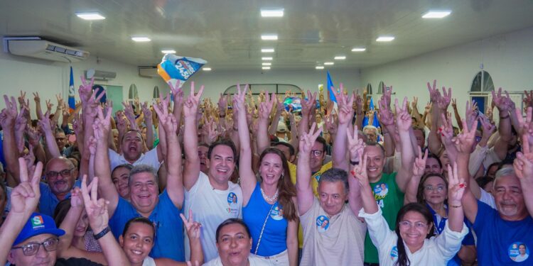 Bem posicionado nas pesquisas em Patos, Segundo Domiciano reúne multidão em evento com lideranças da oposição