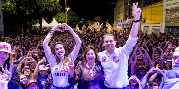 Patos abraça campanha de Hugo e Olívia em inauguração de Comitê Central