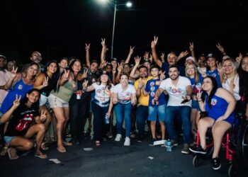 Com ruas lotadas, Olívia Motta cumpre maratona de agendas pelo Sertão