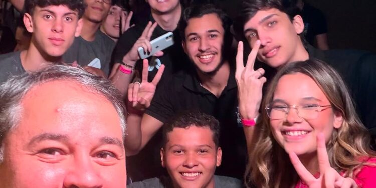 Na SabaTEENa, Efraim dialoga com a juventude, destaca o ICMS Inovação e apresenta propostas para transformar oportunidades em emprego e talento